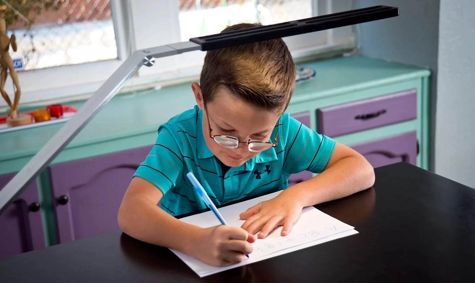 Selecting the Best Study Lamp for Eye Health